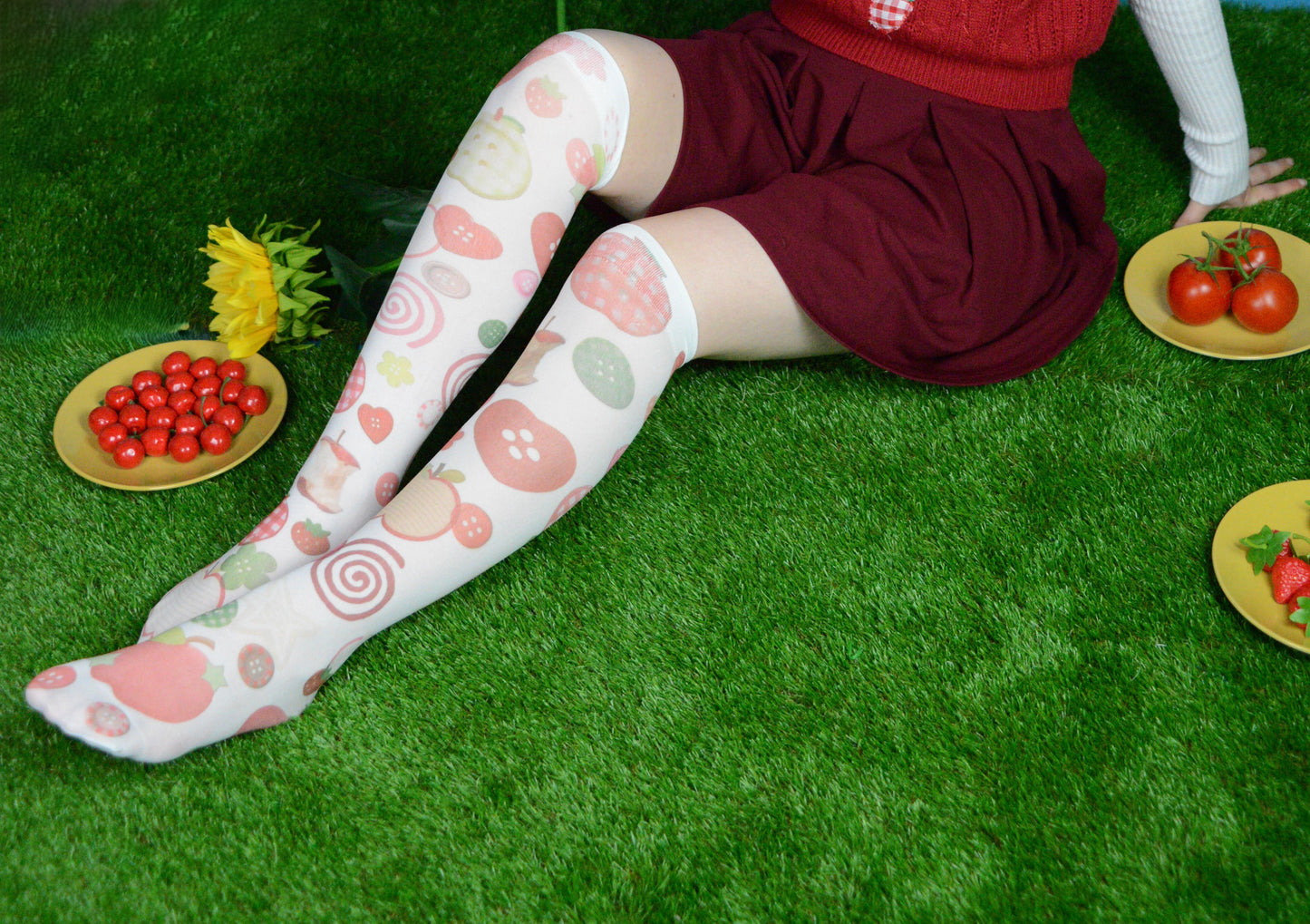 Apple Star Knee length socks ( one size 4-7)