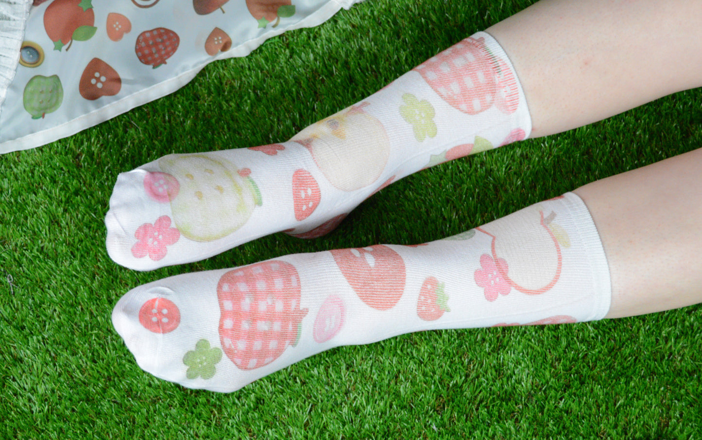 Apple Star Socks (one size 4-7)