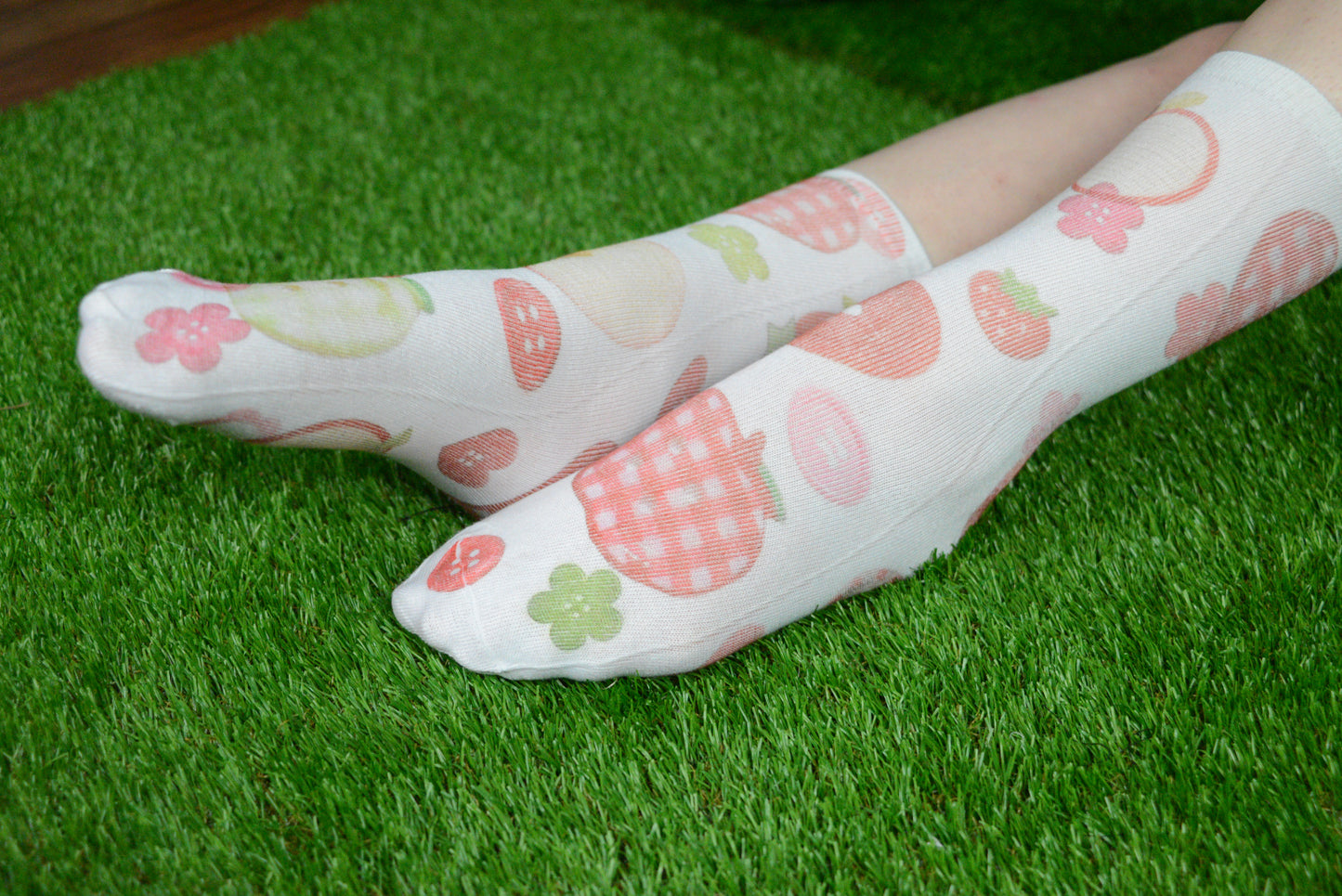 Apple Star Socks (one size 4-7)