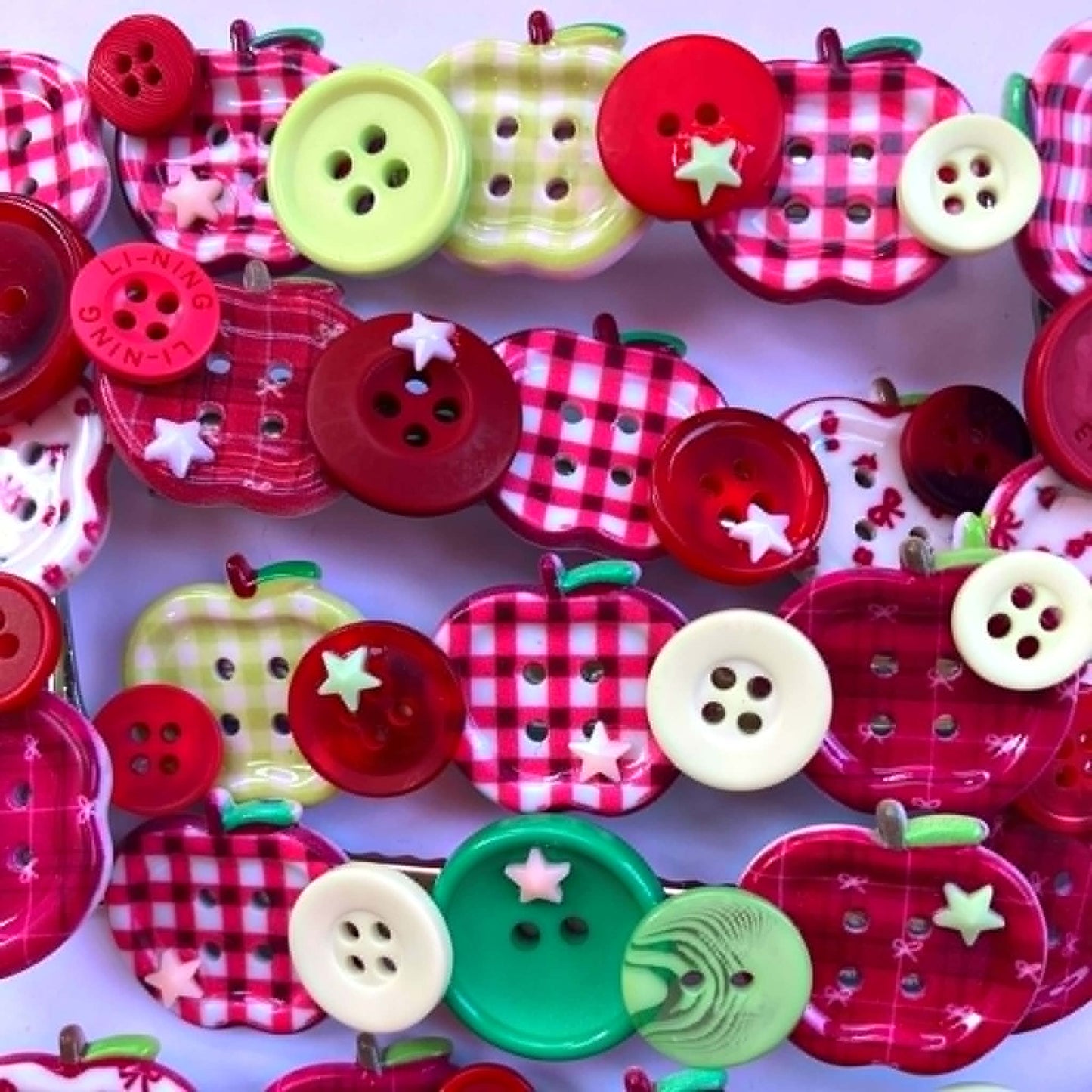 Large Apple Button clips (8 designs)