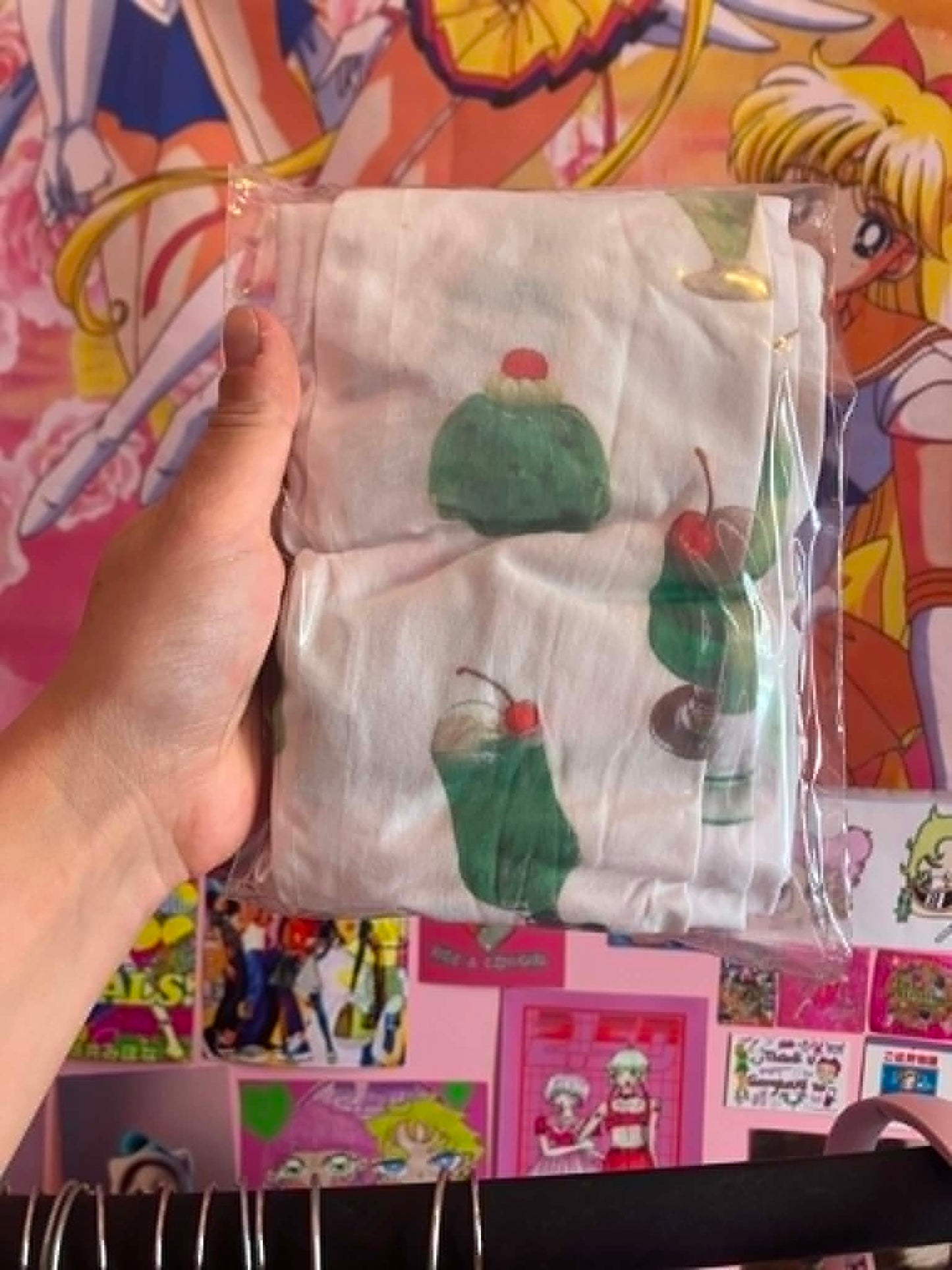 QS sale Melons, size large.