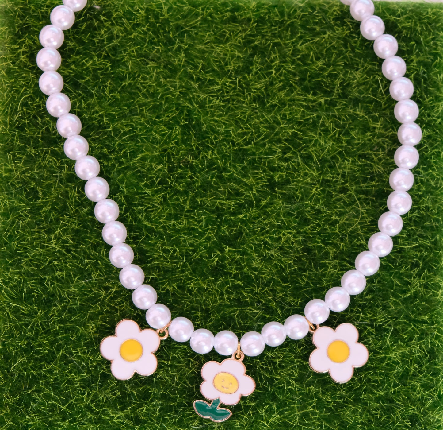 Daisy Chain Necklace