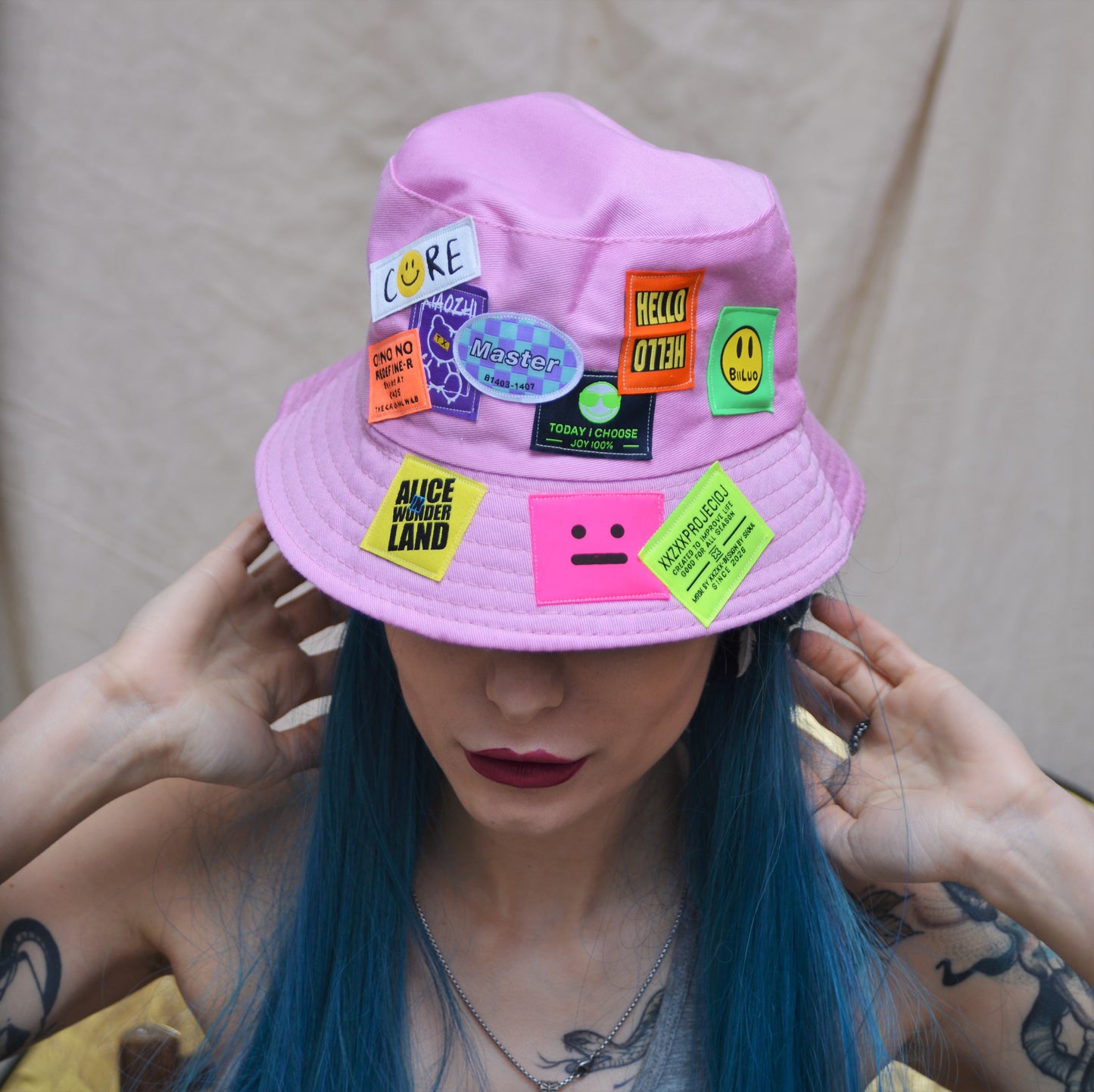 Label Hats - multiple colours !